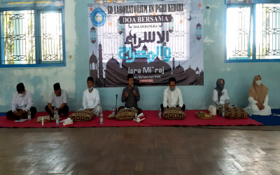 Kegiatan Isra' Mi'raj SD Laboratorium Universitas Nusantara PGRI Kediri